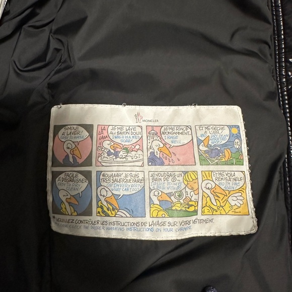 Black moncler vest - Picture 5 of 10